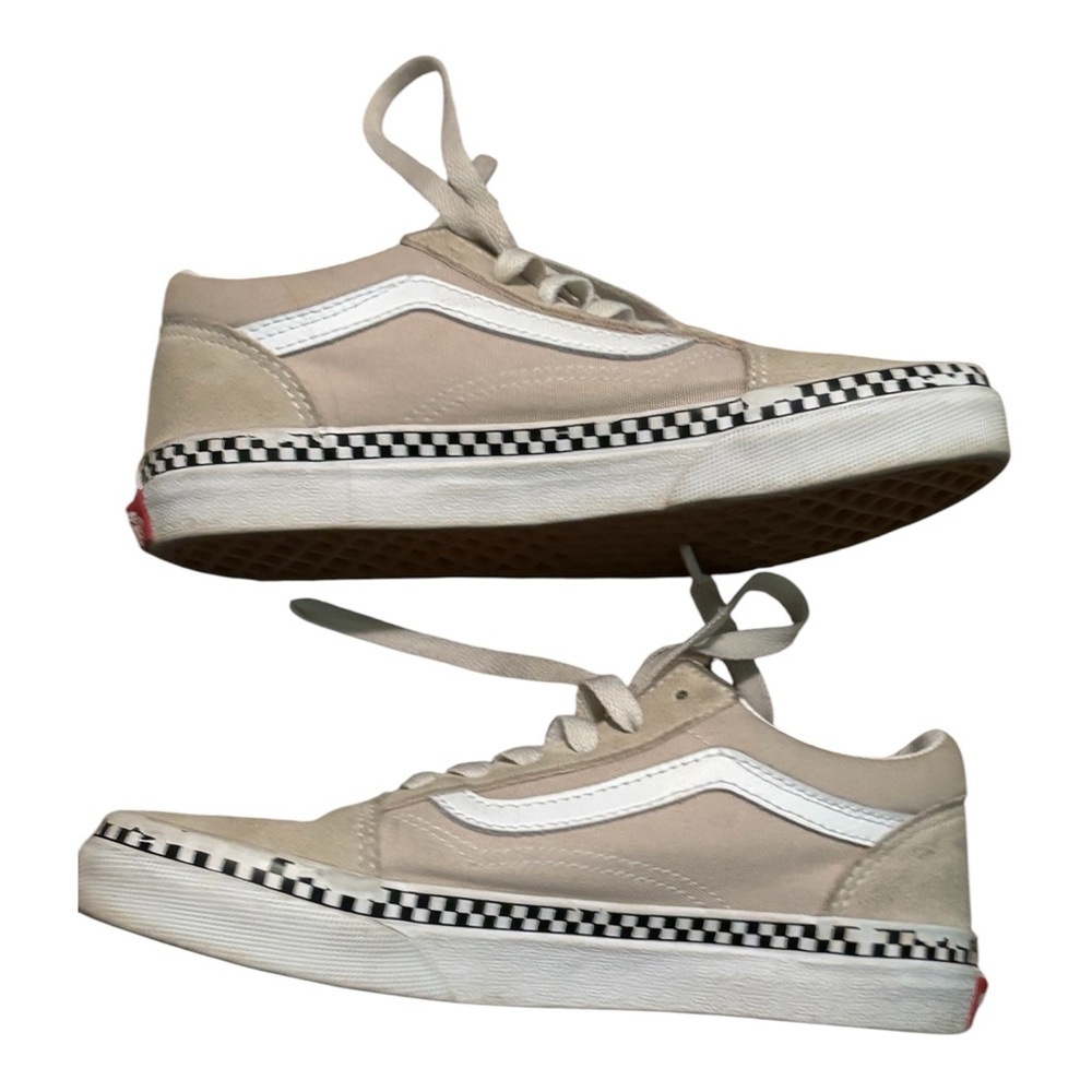 Vans Beige/Off-White Detail with Embossed 5½ Mark